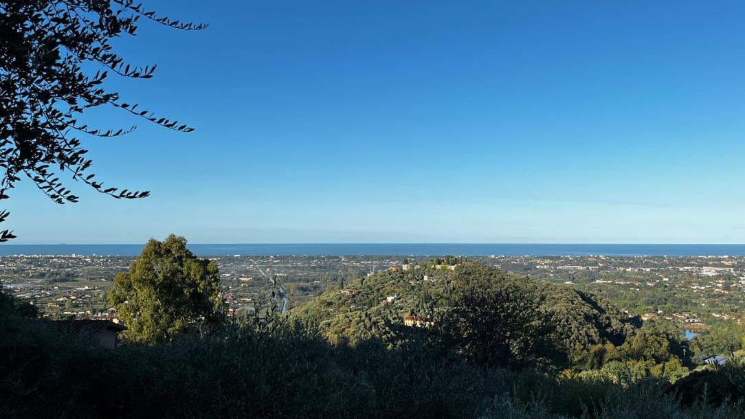 Vila s bazénem a výhledem na moře-2