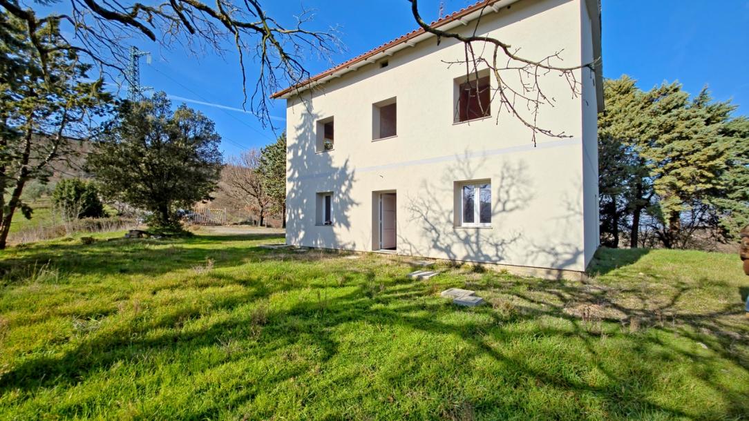 Unfinished country house near Pomarance-17