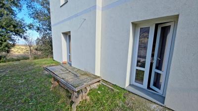 Nový vesnický dům na dokončení u Pomarance