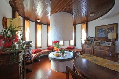 Villa with seaview near Carrara