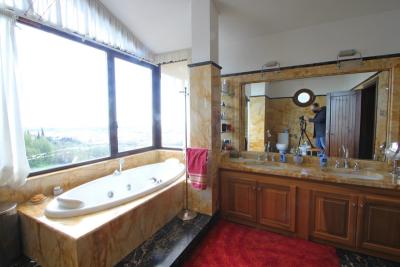 Villa with seaview near Carrara