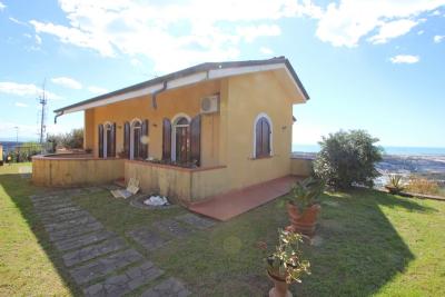 Villa with seaview near Carrara