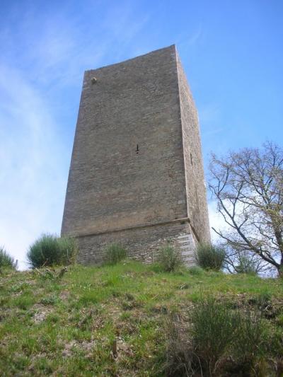 Middle-age tower with 16ha Land in Umbria
