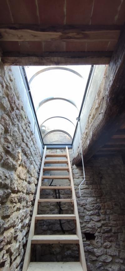 Middle-age tower with 16ha Land in Umbria