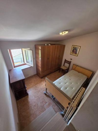 House in umbrian hamlet-9
