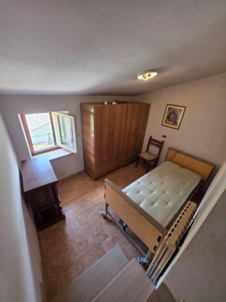 House in umbrian hamlet-9