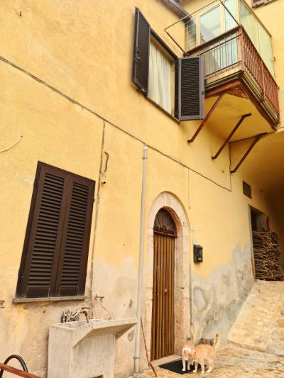House in umbrian hamlet-2