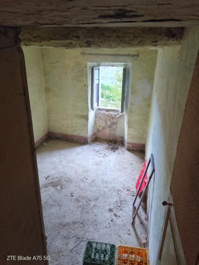 House in Umbria for renovation-14