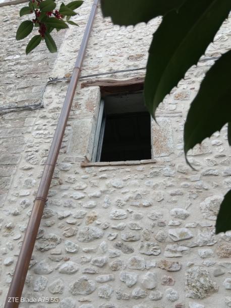 House in Umbria for renovation-4