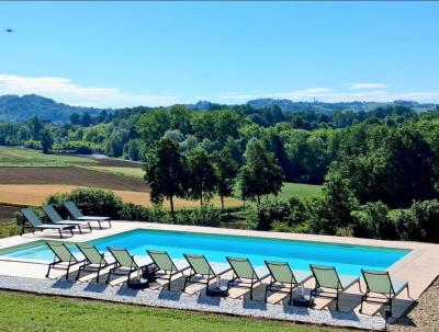 Private villa or B & B near Asti