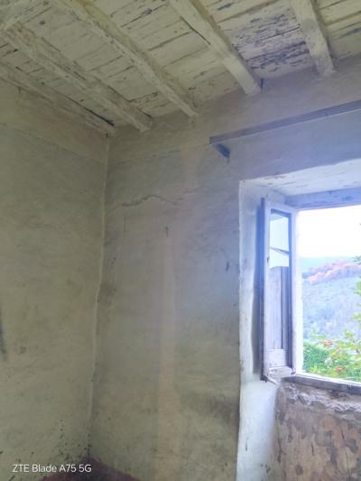 House in Umbria for renovation-9