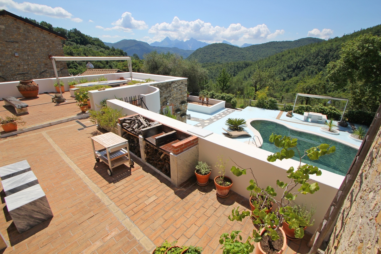 Lussuosa Villa del XVIII Secolo con Piscina e Vista Panoramica – Lunigiana, Toscana