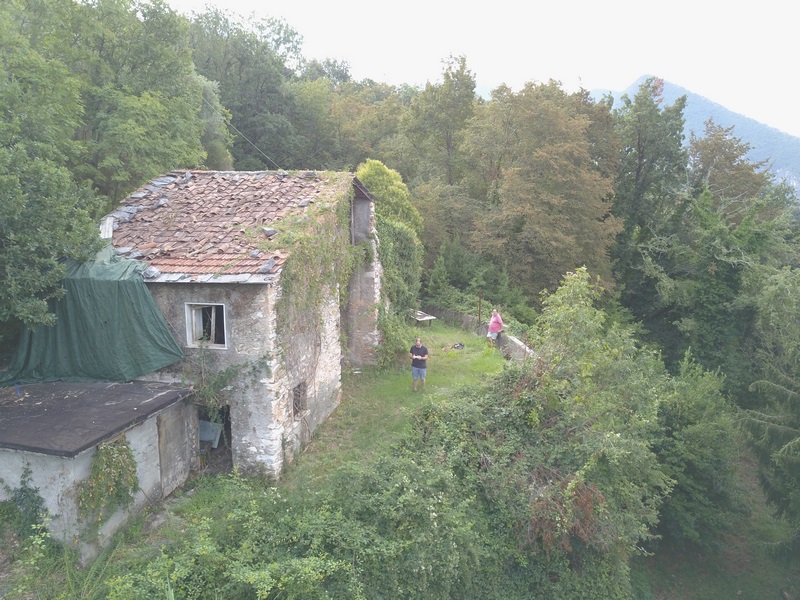 Rustico con vista mare verso Seravezza