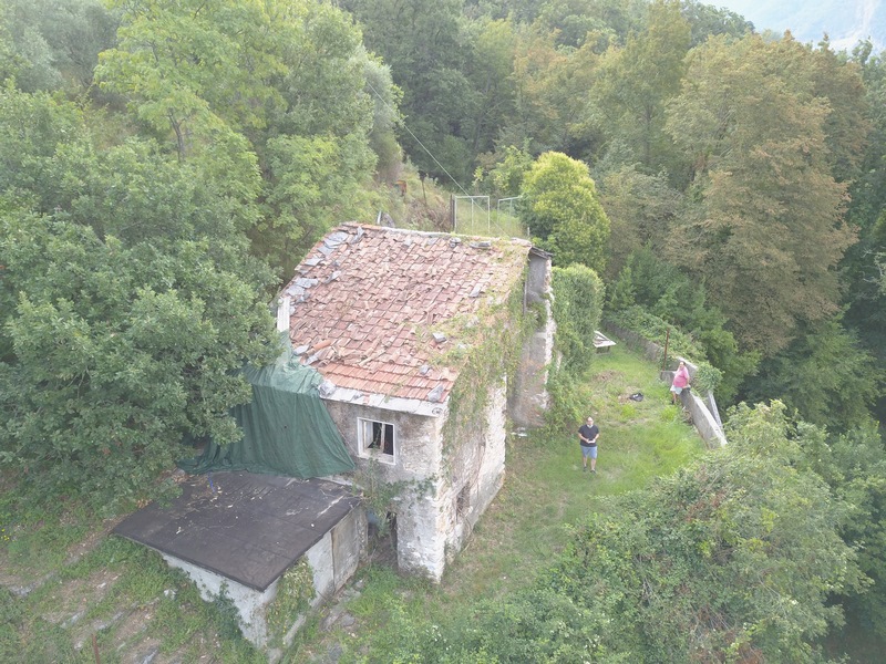 Rustico con vista mare verso Seravezza