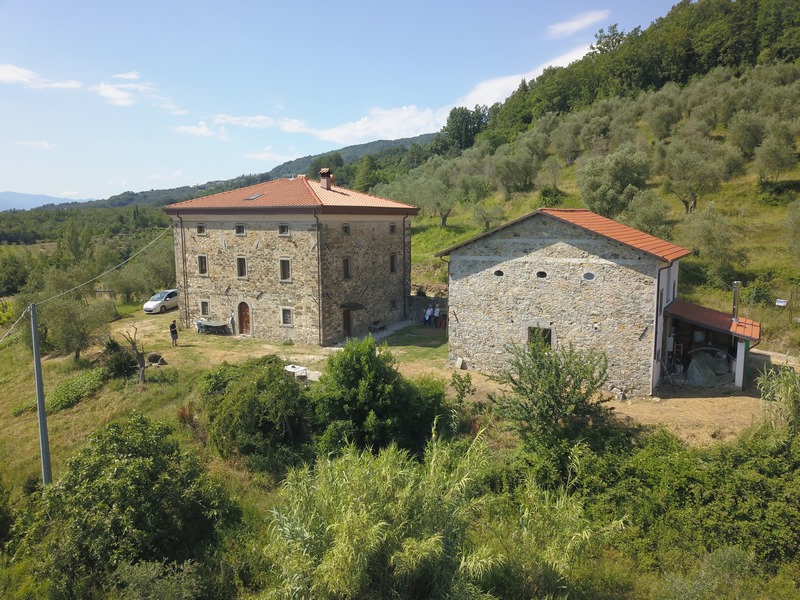 Due casali in Lunigiana
