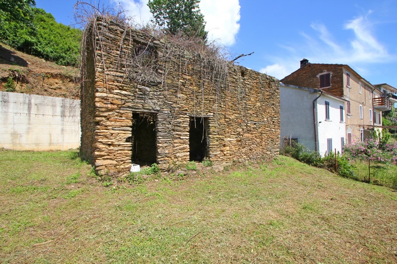 Ruina rustica s výhledem na moře