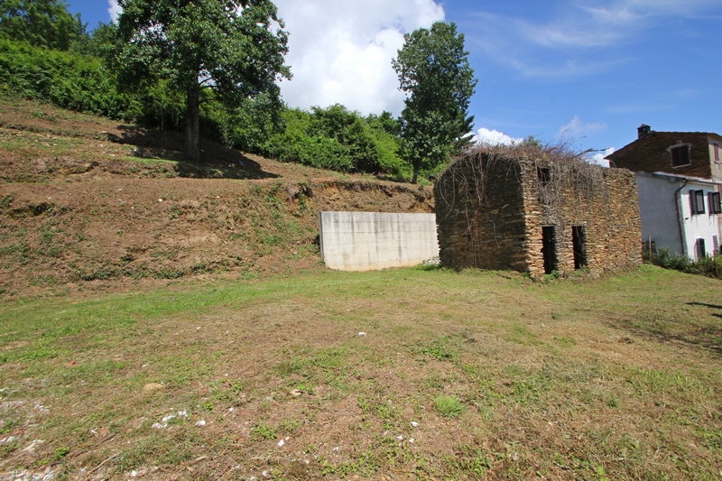 Rudere con vista mare