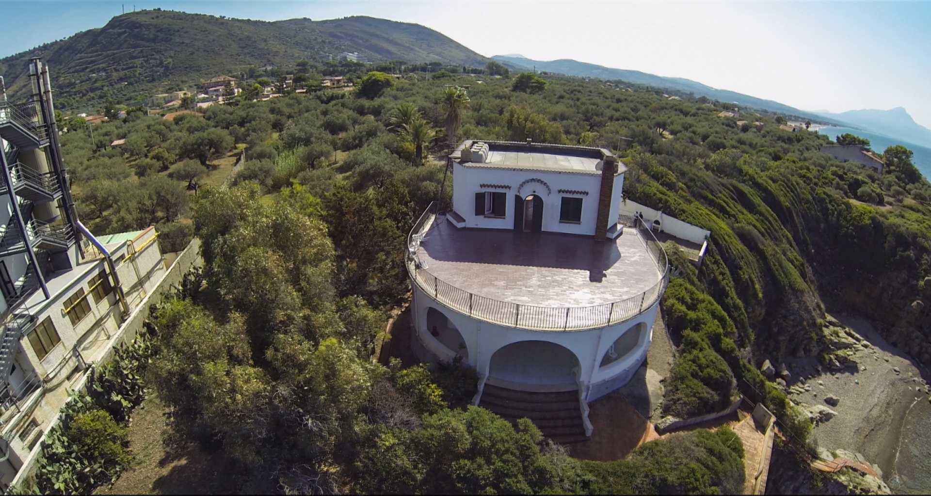 Villa in Sicily on the beach side