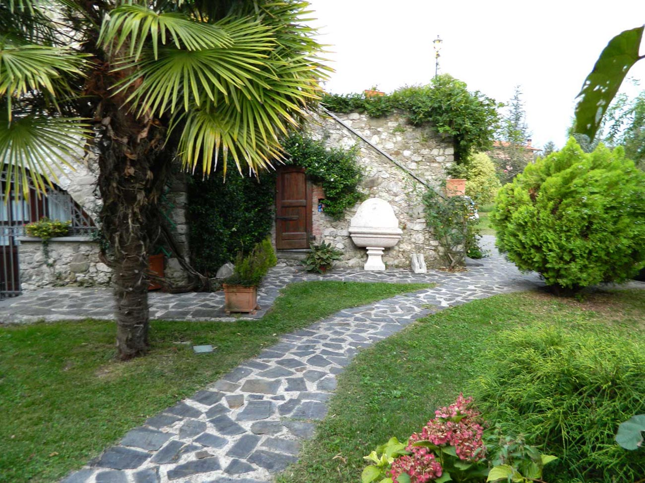 Affascinante Tenuta in Lunigiana – Ideale per Hotel, B&B o Villa Privata
