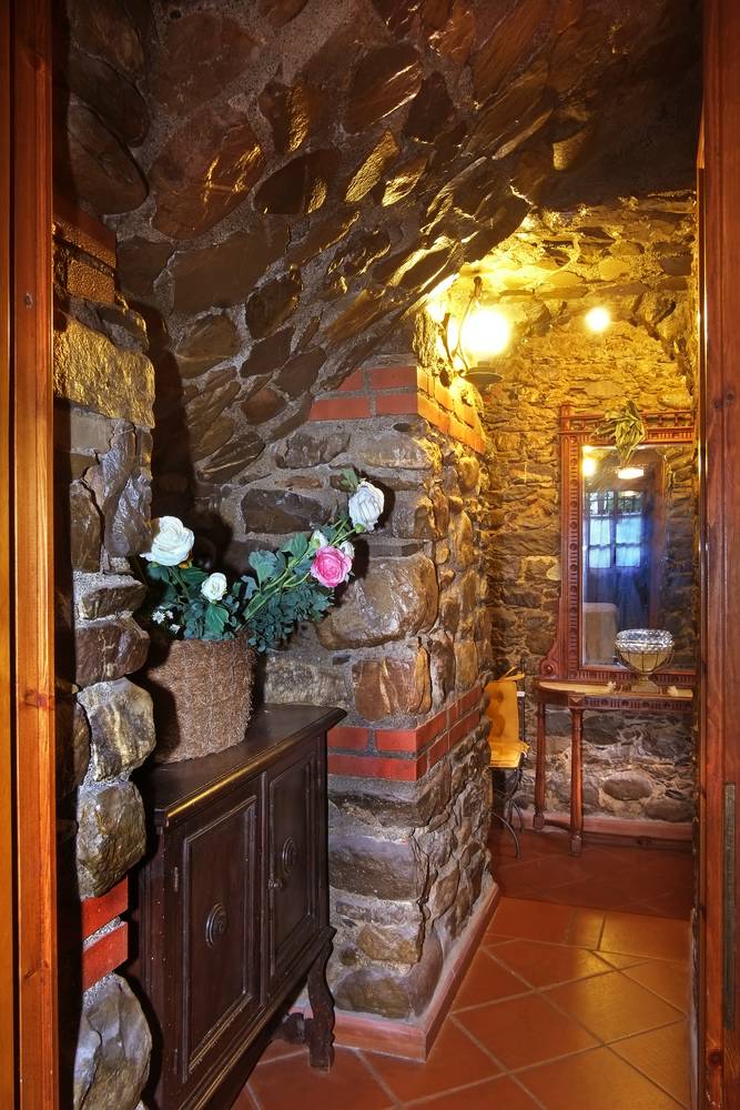 Affascinante Tenuta in Lunigiana – Ideale per Hotel, B&B o Villa Privata