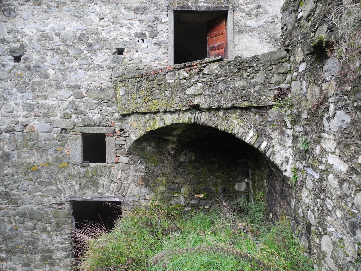 Large stone houses property