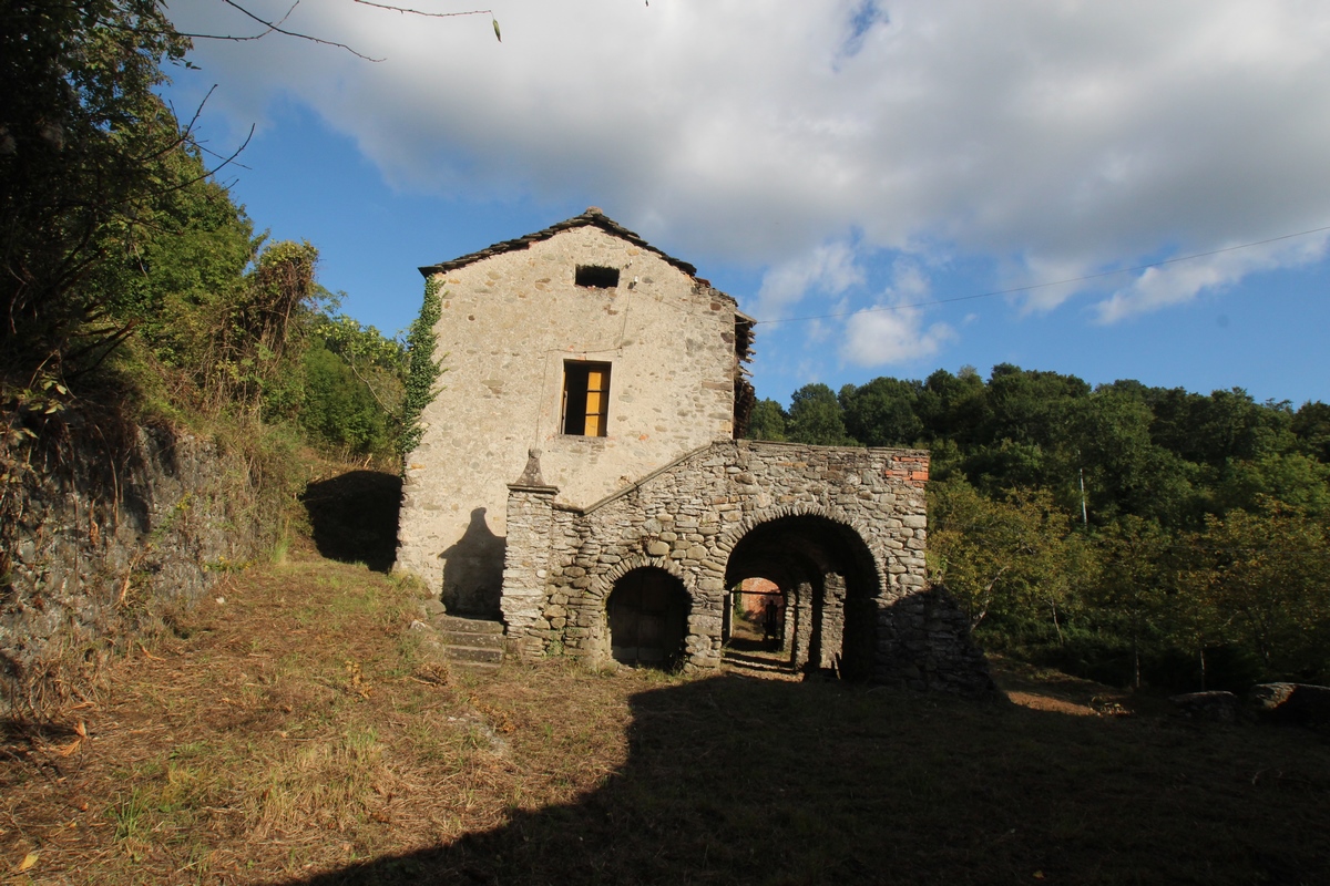 Steinhäuser-Komplex in Pontremoli