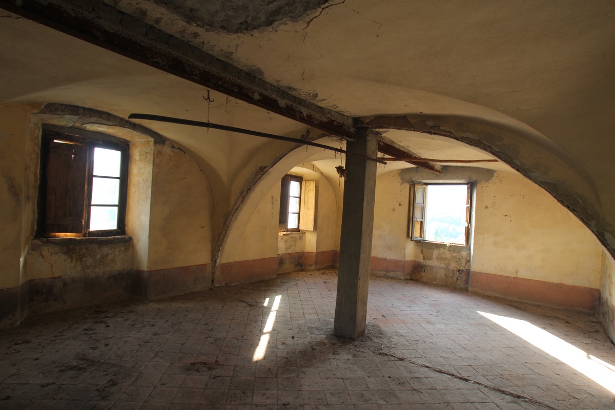 Historic Stone Houses with Vineyard – Pontremoli, Tuscany