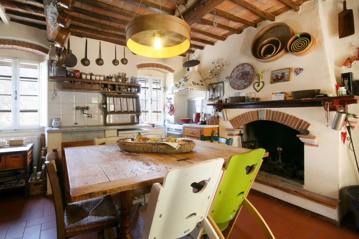 Large rural stone house near Pietrasanta