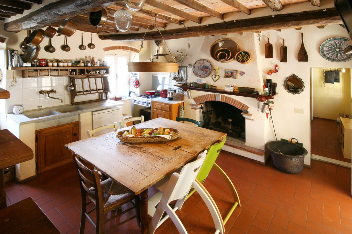 Large rural stone house near Pietrasanta