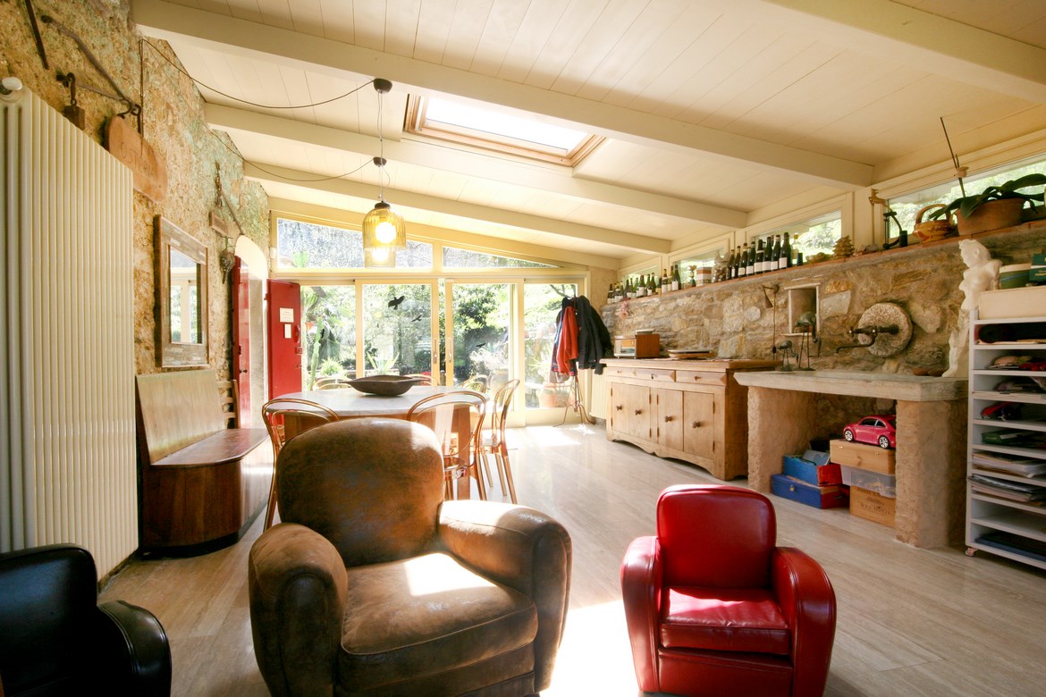 Large rural stone house near Pietrasanta