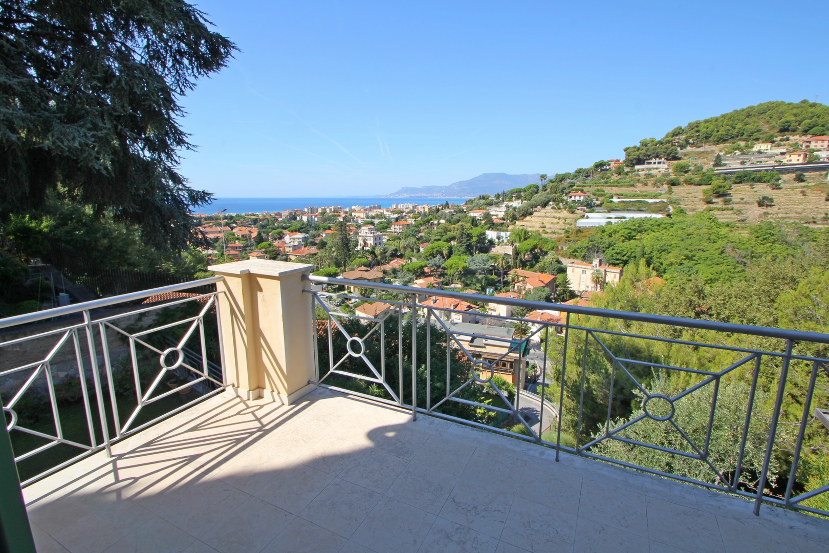 Villa con vista mare in Bordighera