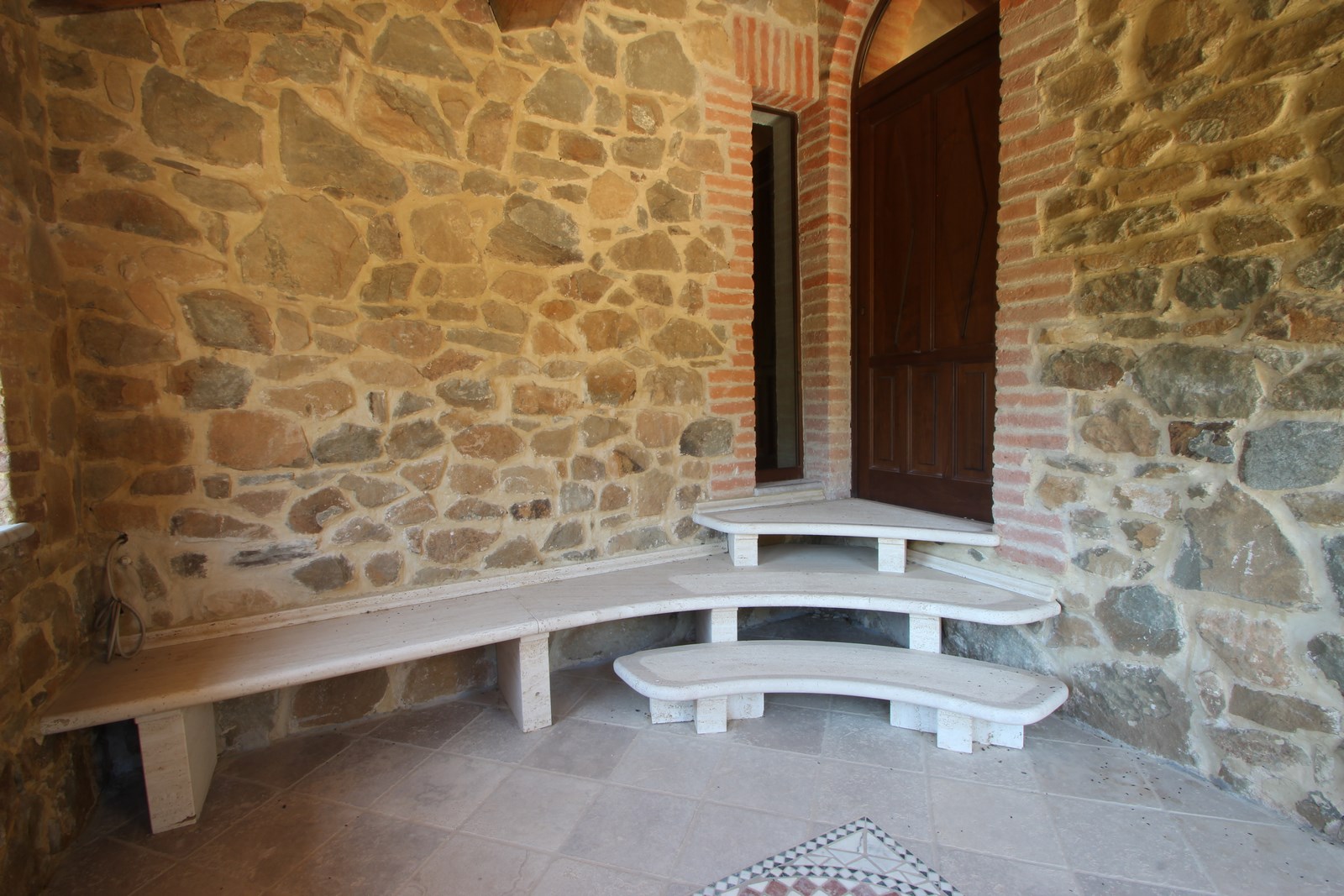 New stone house with large Land in Scansano