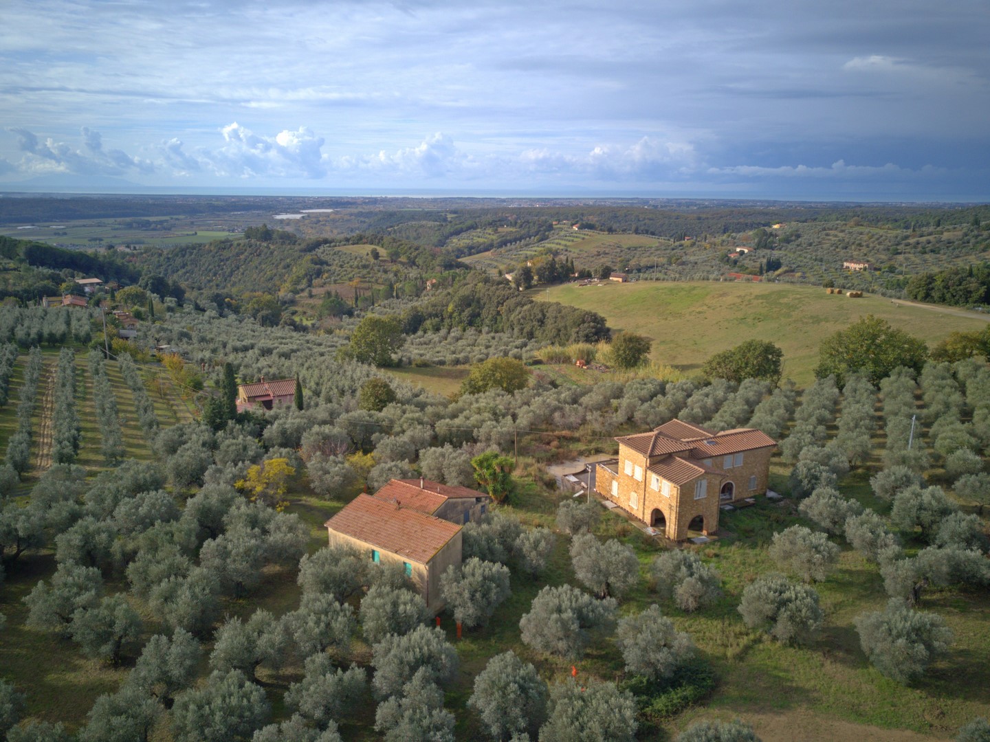 Costruzione da finire verso Riparbella