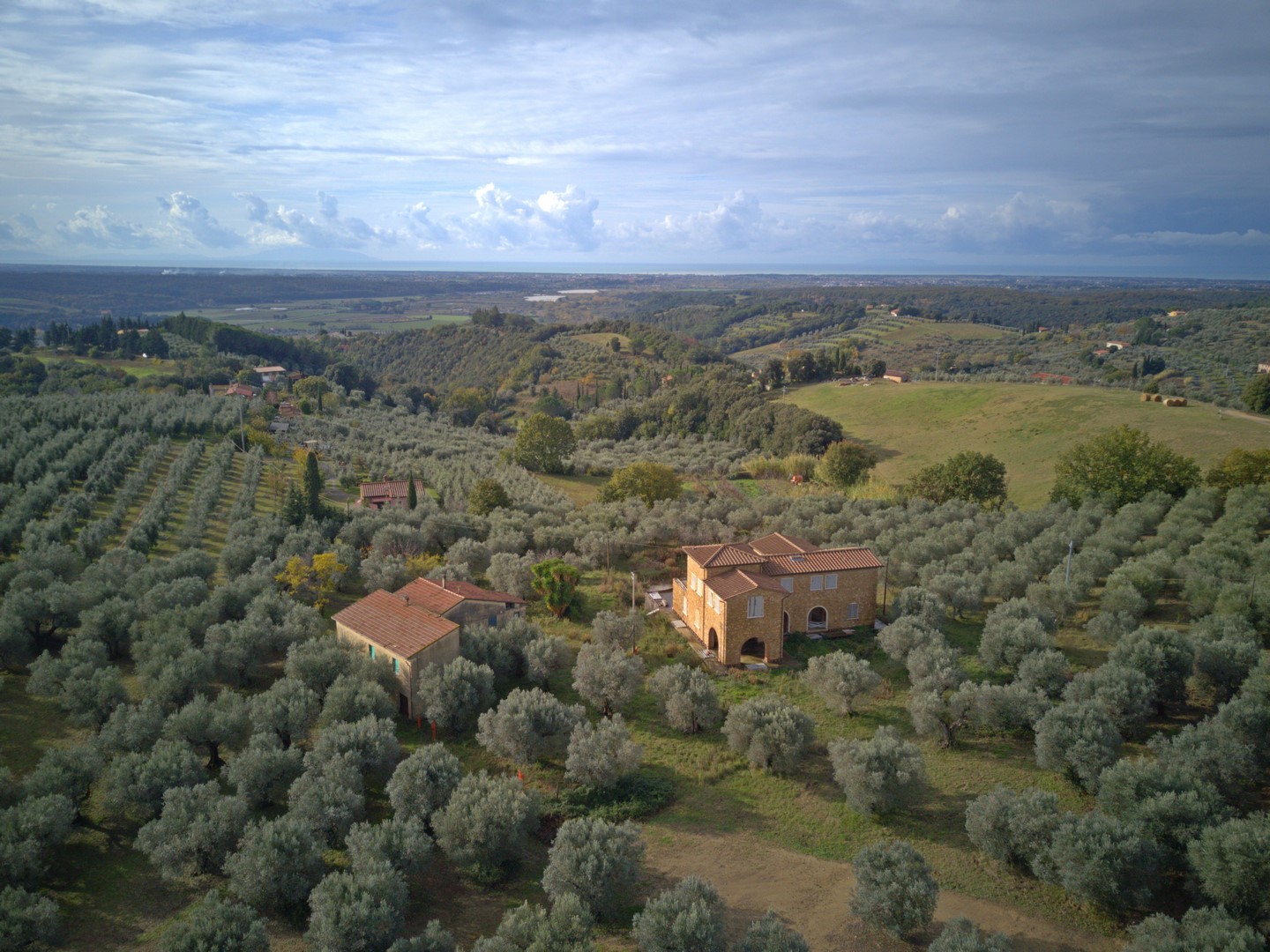 Costruzione da finire verso Riparbella