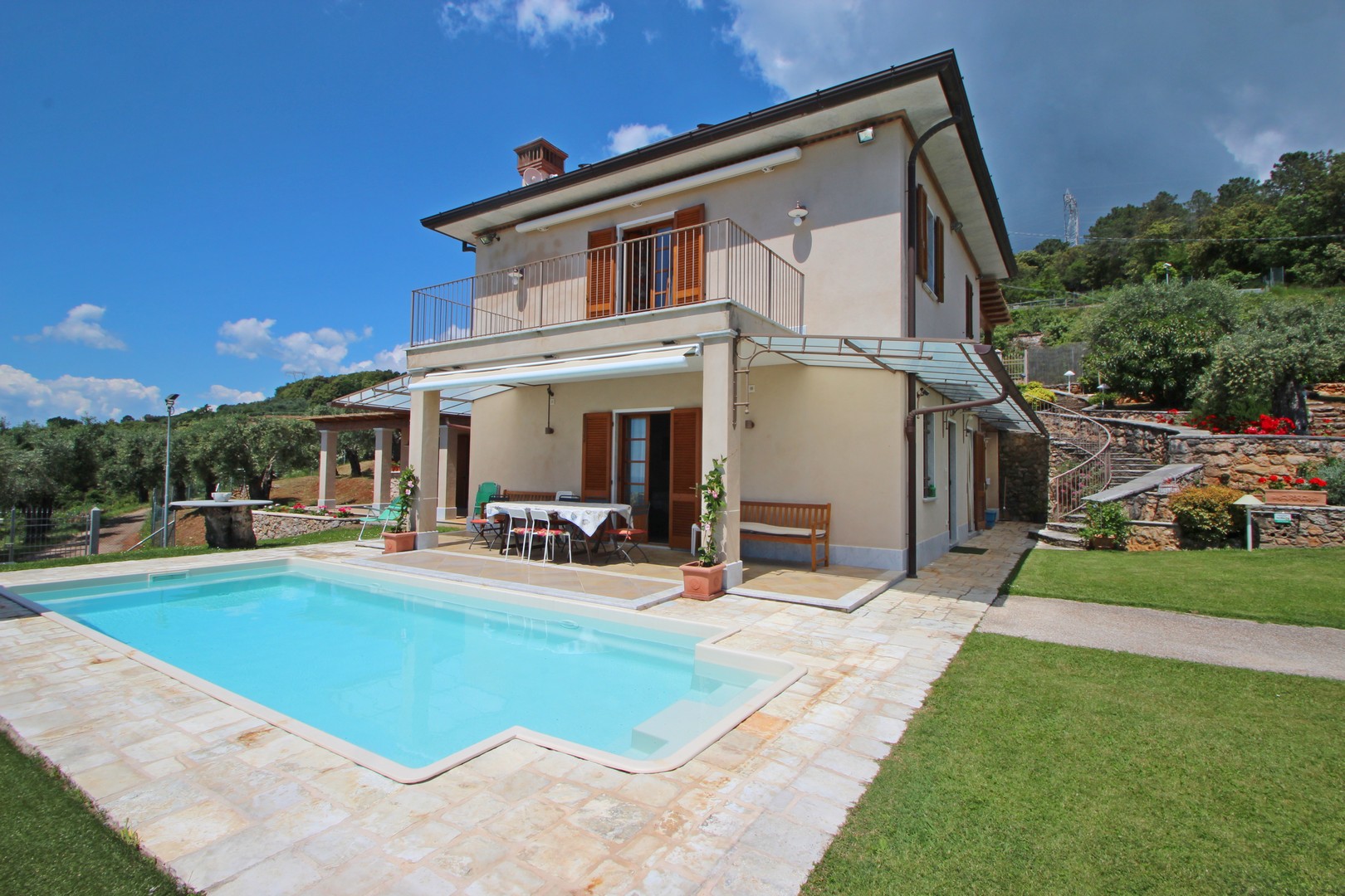 Luxury stone house with Pool