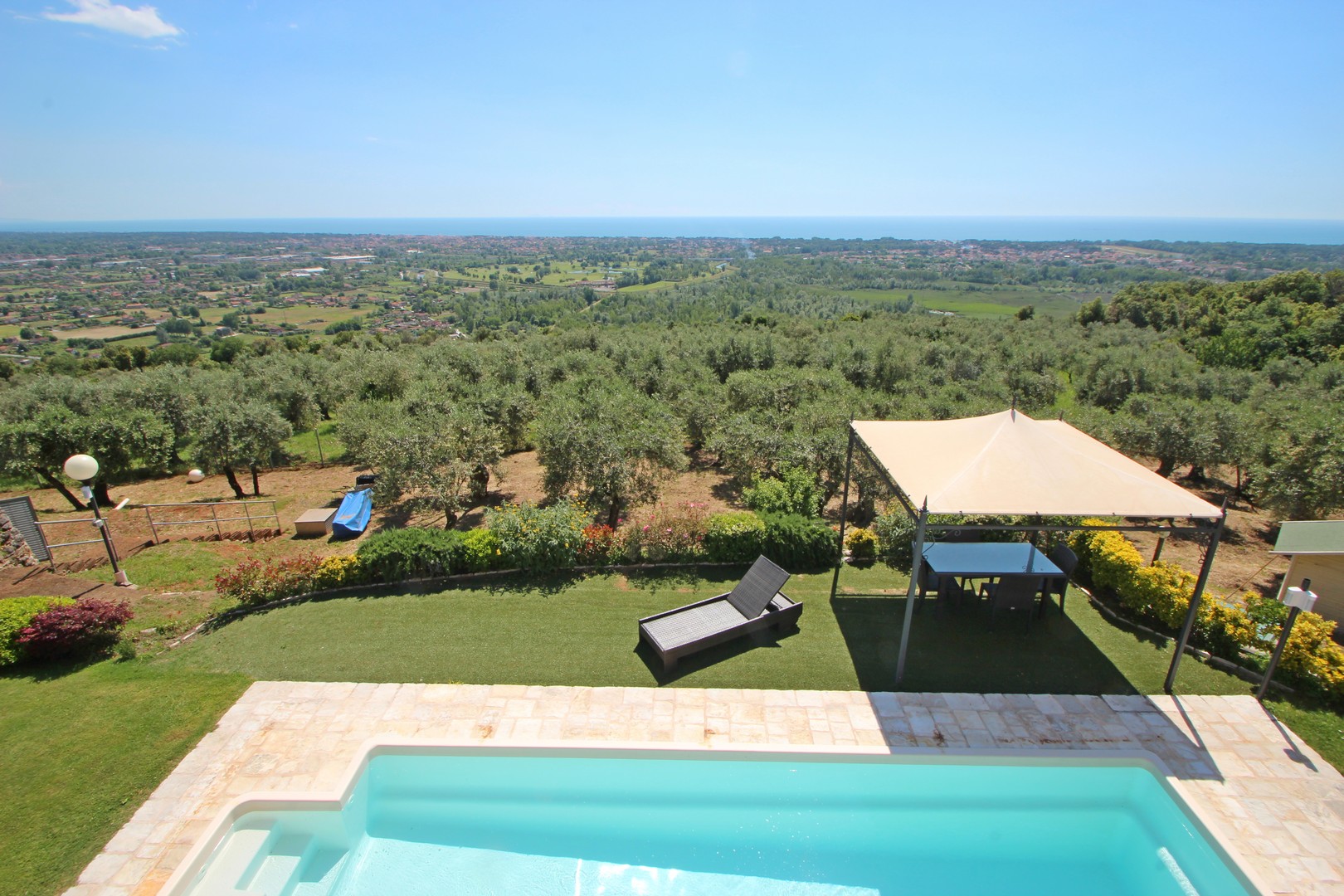 Luxury stone house with Pool