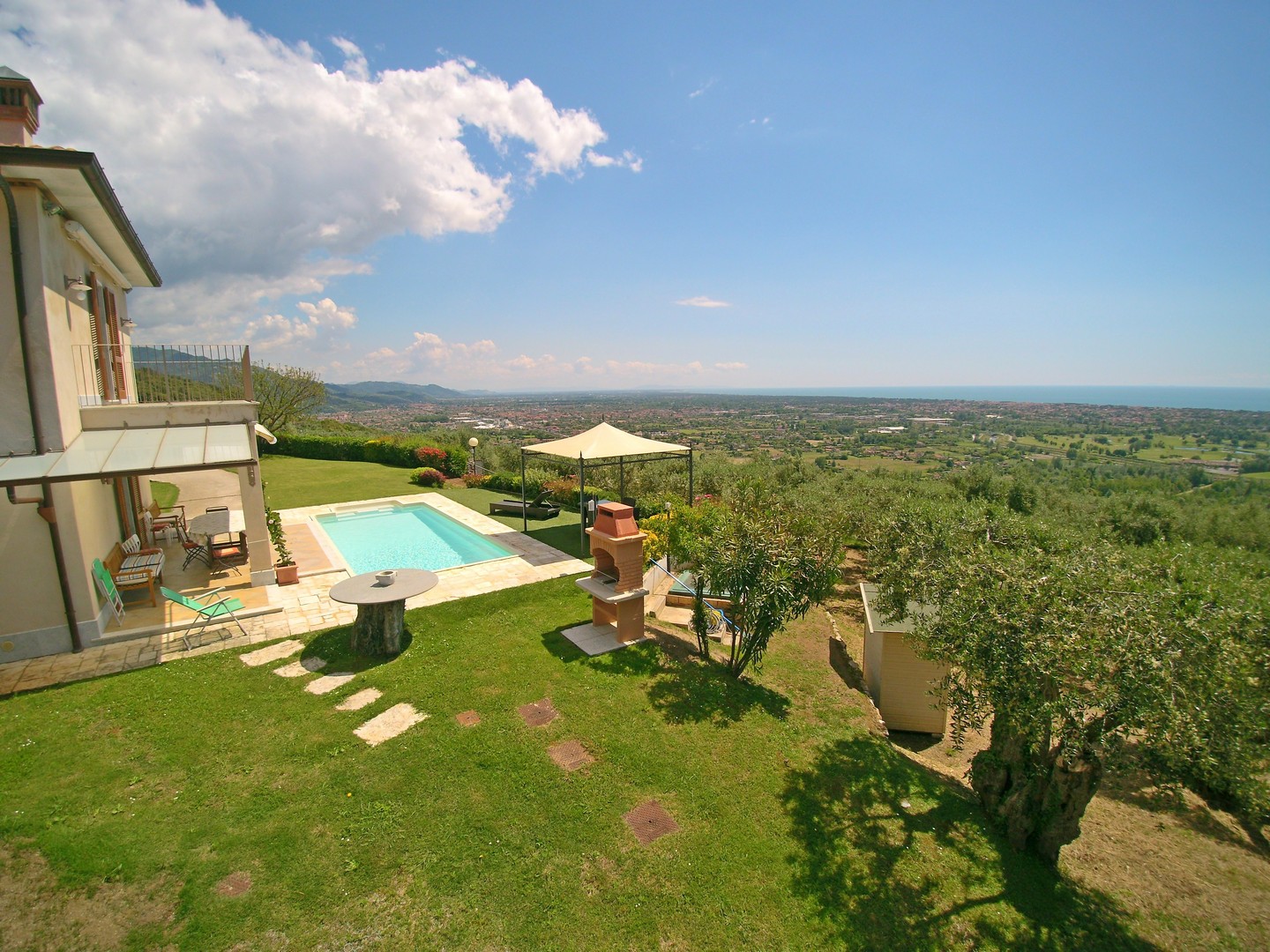 Luxury stone house with Pool