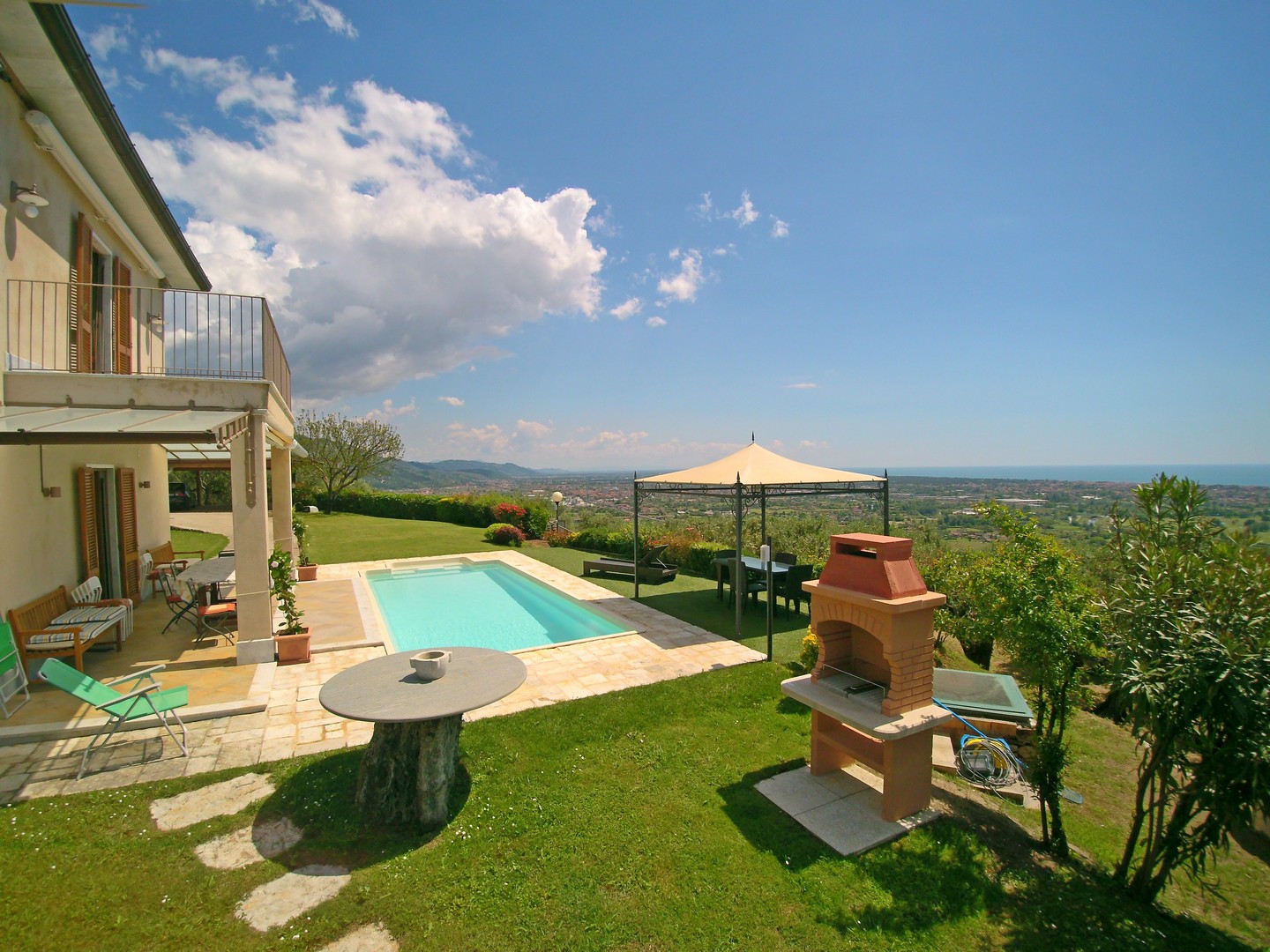 Luxury stone house with Pool