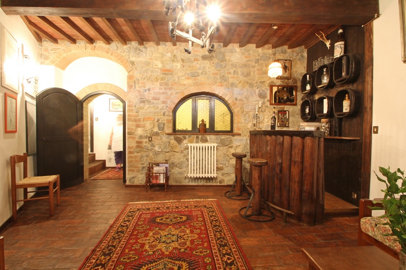 Historic Medieval Tower Near Catignano – Panoramic Tuscan Views