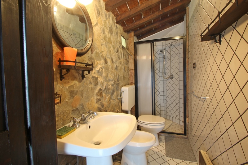 Historic Medieval Tower Near Catignano – Panoramic Tuscan Views
