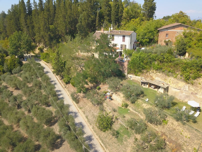 Historic Medieval Tower Near Catignano – Panoramic Tuscan Views
