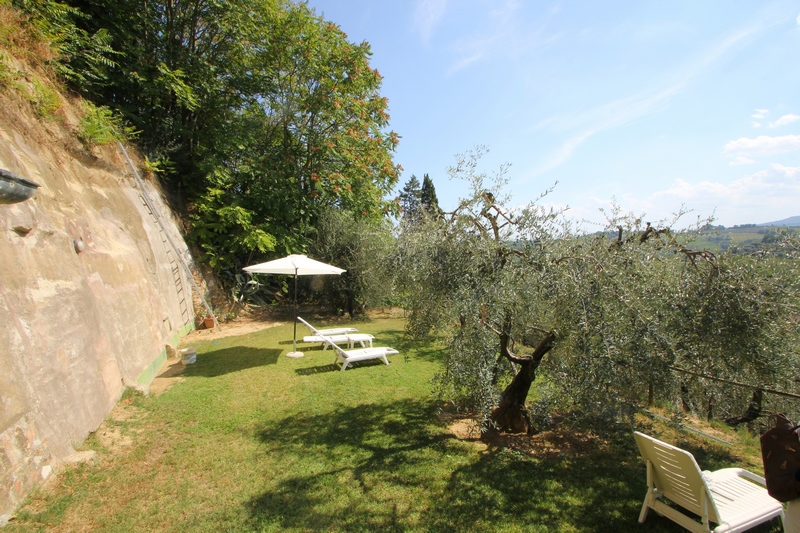 Historic Medieval Tower Near Catignano – Panoramic Tuscan Views