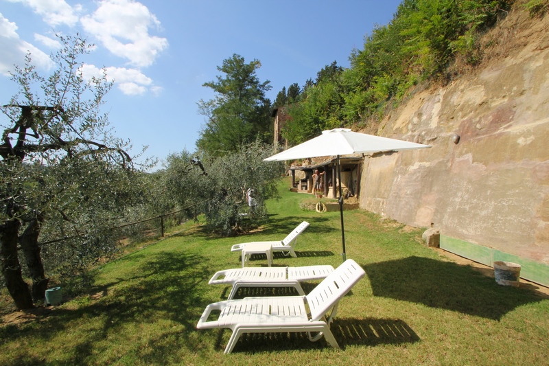 Historic Medieval Tower Near Catignano – Panoramic Tuscan Views