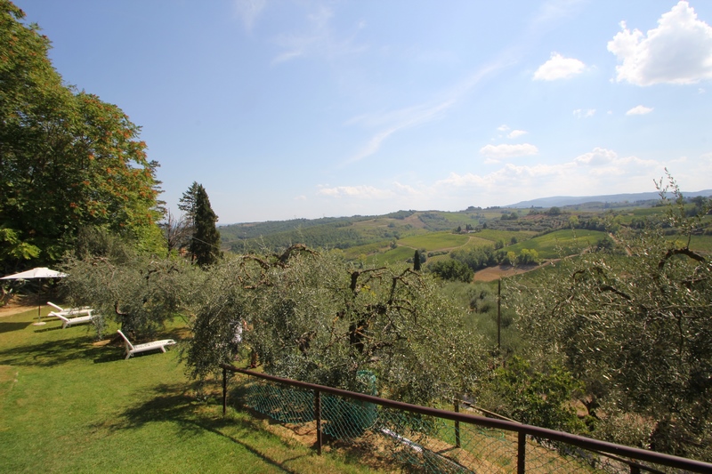 Historic Medieval Tower Near Catignano – Panoramic Tuscan Views