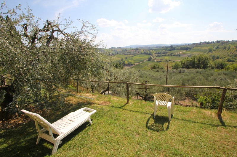 Historic Medieval Tower Near Catignano – Panoramic Tuscan Views