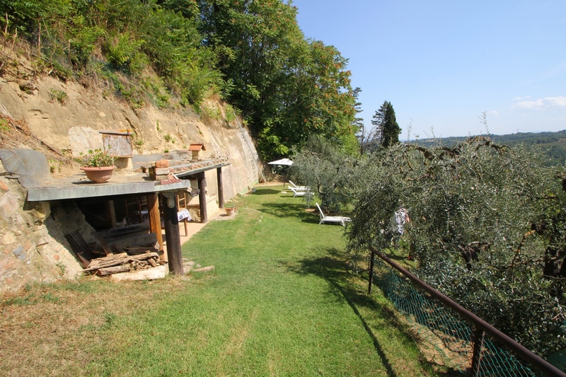 Historic Medieval Tower Near Catignano – Panoramic Tuscan Views