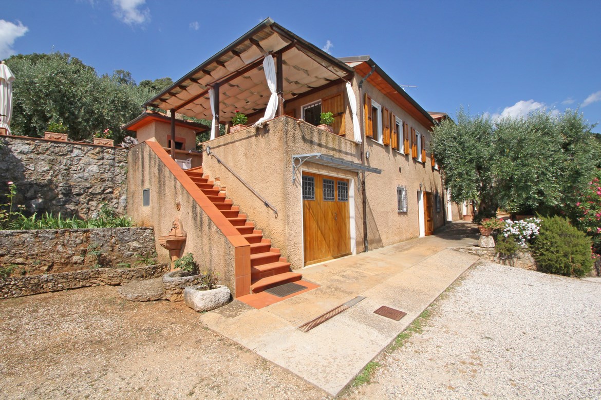 Proprieta da ristrutturare in Versilia