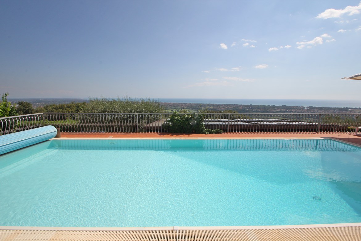 Proprieta da ristrutturare in Versilia