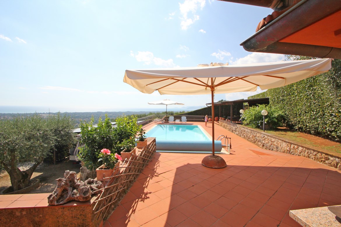 Proprieta da ristrutturare in Versilia