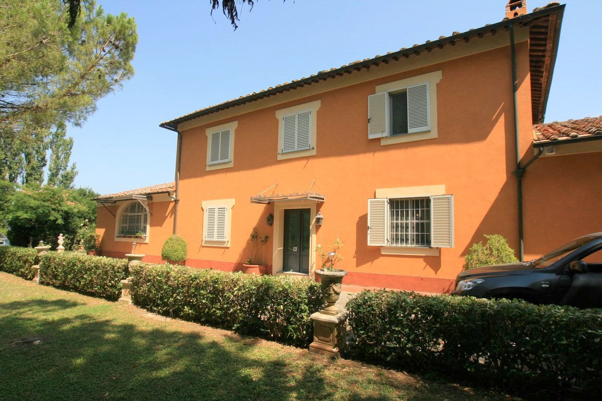 Villa im Flachland bei Vicarello